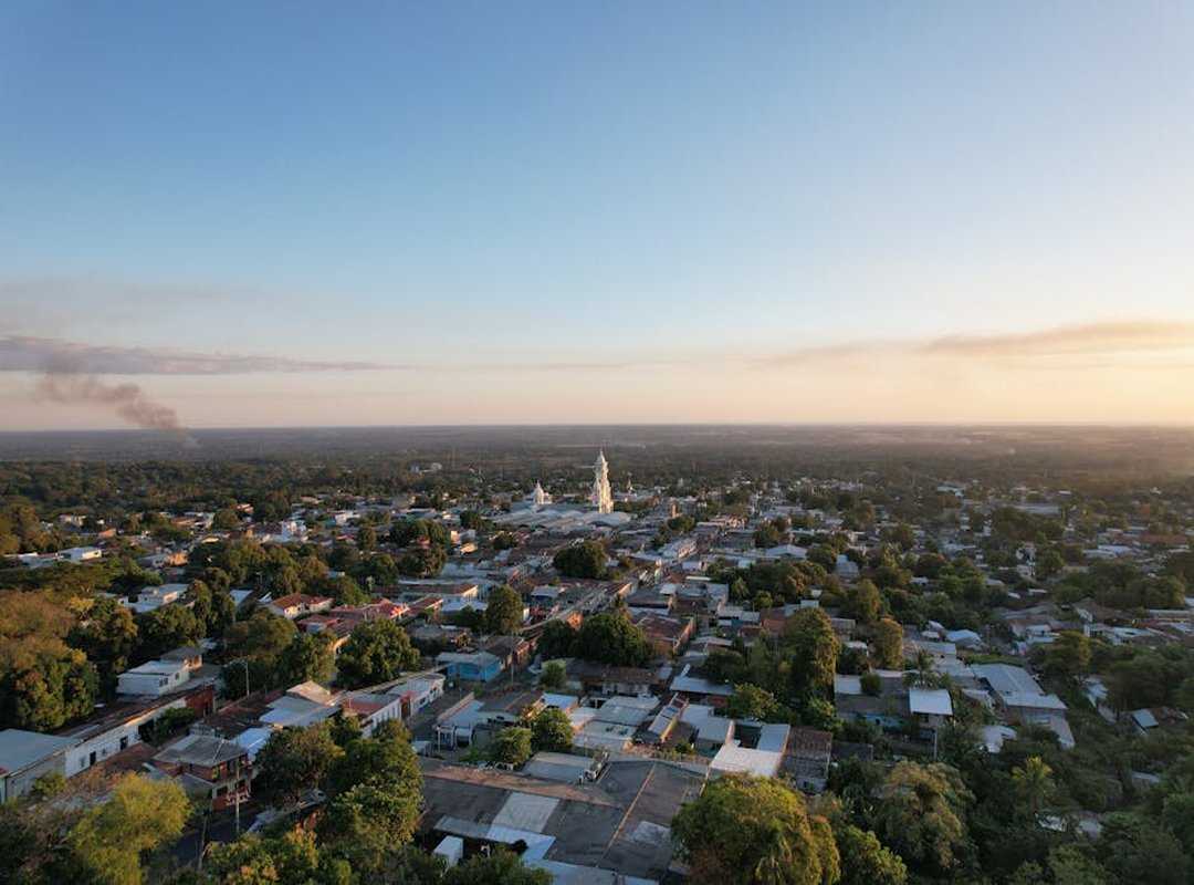El Estadio Monumental y la Hinchada: Pinta la Fortaleza Alba